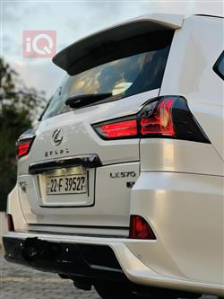 لێکزس LX